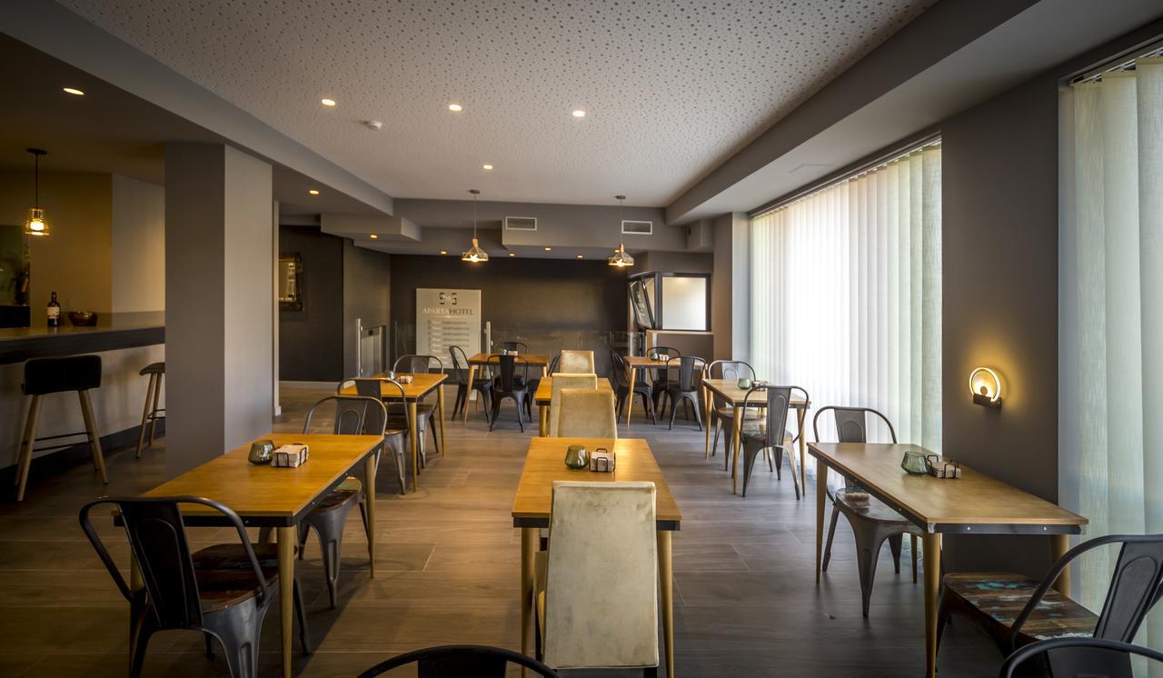 Apartahotel 5Dos5 Oviedo Luaran gambar